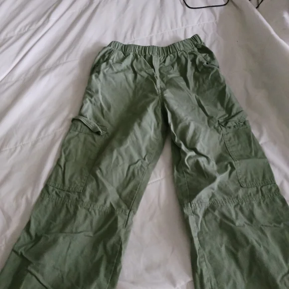 green cargos - Picture 2 of 2